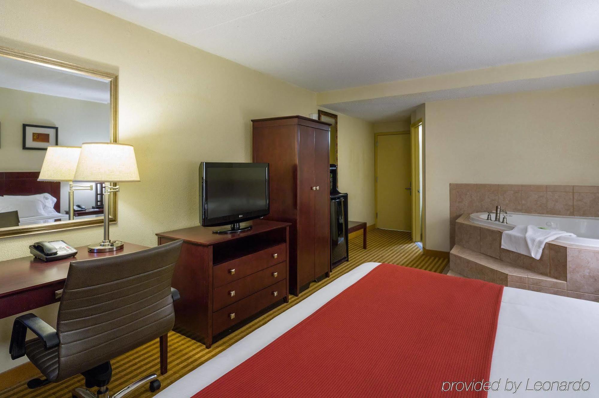 Holiday Inn Express Washington Dc East- Andrews Afb By Ihg Camp Springs Dış mekan fotoğraf